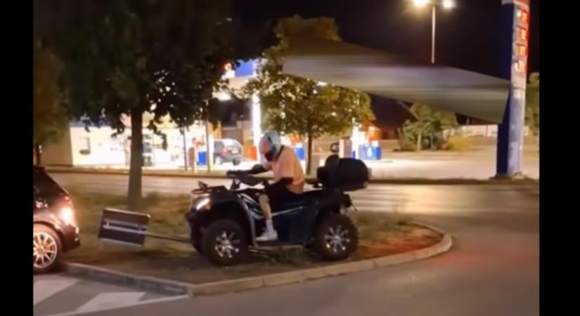 Nekihajtott egy quad sofőrje egy közlekedési táblának Érsekújvárban