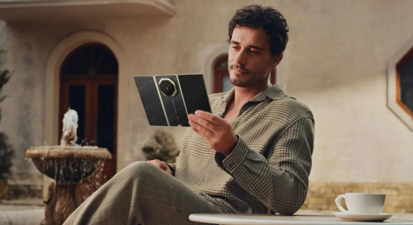 Nem az iPhone Duo a múlt hét legizgalmasabb hajlítható telefonja, hanem a Huawei Mate XT 2 Ultimate Design