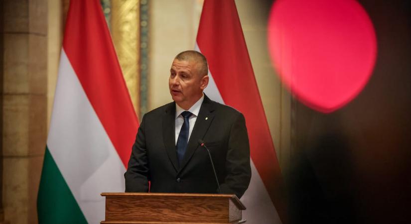 Belső vizsgálatot kezdeményezett a honvédségnél Ruszin-Szendi Romulusz az újdörögdi gránátbaleset ügyében