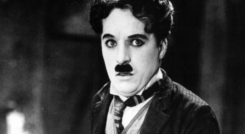 Charlie Chaplin unokája a világ egyik legszebb nője: a 44 éves Kiera modellként hódít