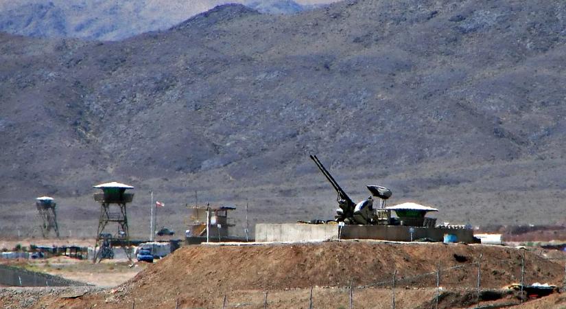 Az izraeli hírszerzés szerint Irán folytatja az atomprogramot