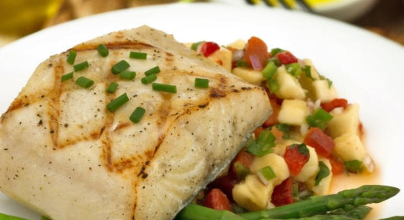 Grillezett fekete tőkehal (black cod) friss banán salsával