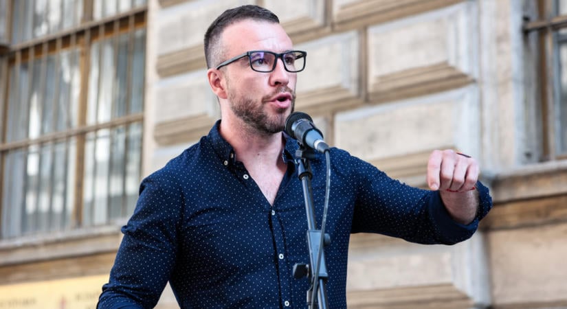 Molnár Áron szerint Bayer Zsolt pályázat nélkül kapott NKA-támogatást