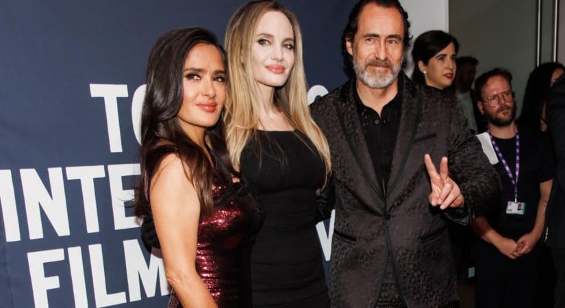 "Ilyen kapcsolatom még soha nem volt az életemben" – Így talált egymásra Angelina Jolie és Salma Hayek