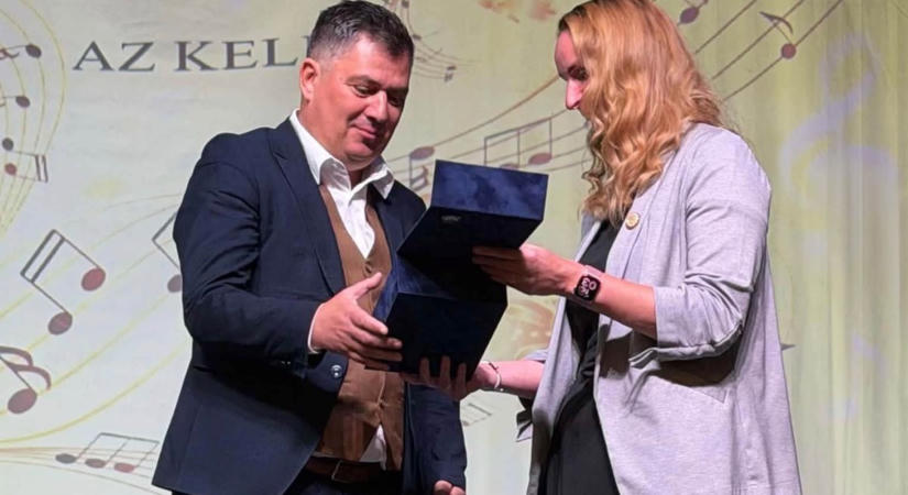 Óriási elismerés: nívós szakmai díjjal tüntették ki az egri zeneiskola igazgatóját