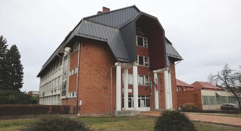 Bombariadó volt több borsodi iskolában is