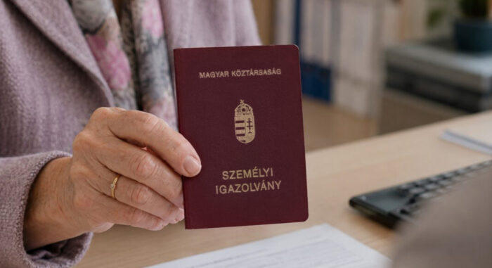 Augusztus 3-án lejárnak a régi könyvformátumú személyazonosító igazolványok – így kell cserélni