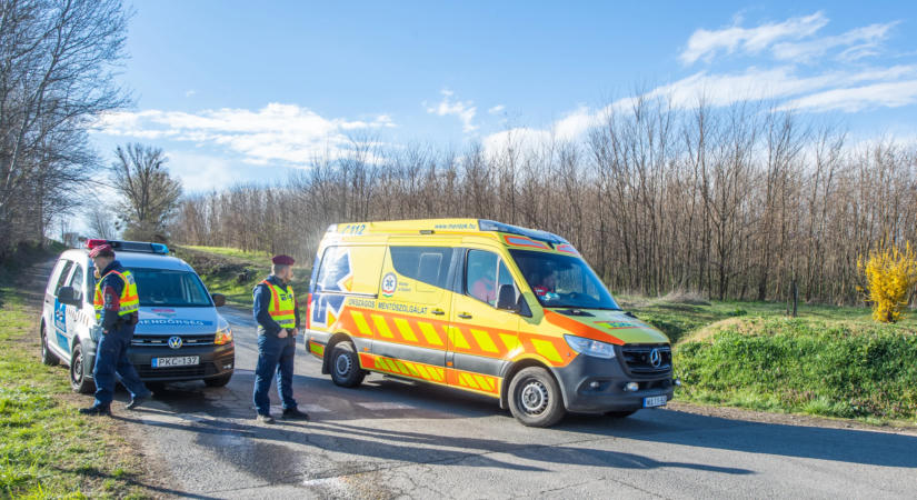 Baleset miatt lezárták a 71-es főutat Alsóörs és Balatonalmádi között