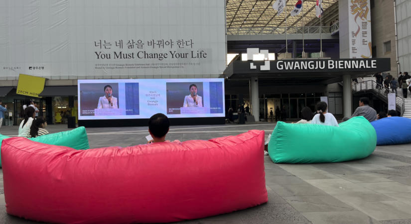 Feszültté vált Kína és Dél-Korea viszonya egy művészeti kiállítás miatt