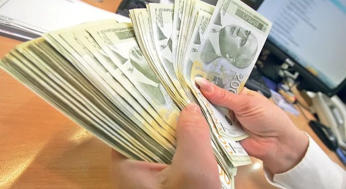 Akár 35 000 dinár is járhat: szeptemberben érkeznek az egyszeri támogatások