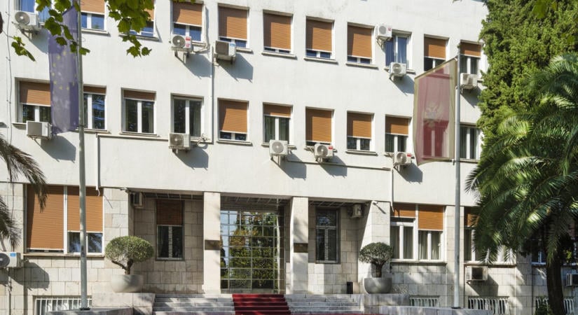Megtorpedózta a házelnök, hogy leváltsák posztjáról: nem hívta össze a parlamentet