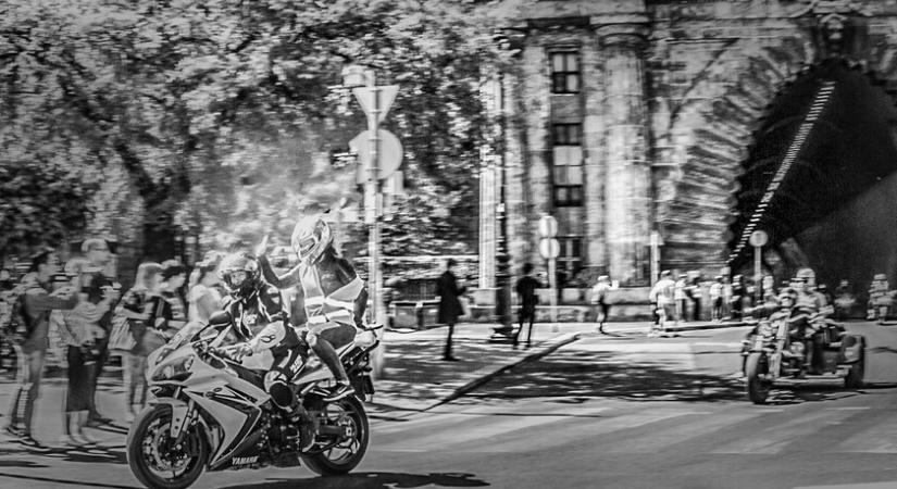 Új útvonalon haladnak a motorosok - Az Alagút mint tiltott zóna?