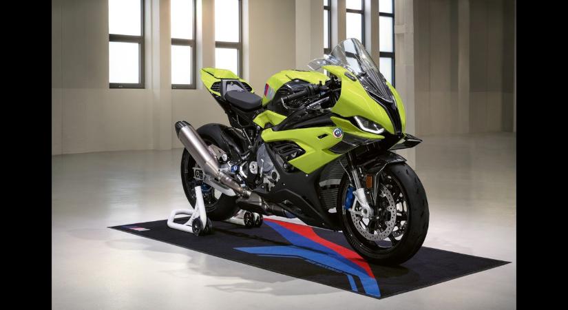 Novemberig vásárolható meg a BMW M1000RR 50 Years M