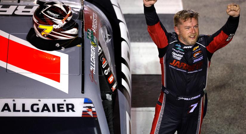 Rekordszámú piros zászló, „macskaalomban” úszó pálya és sötét lovak betlije után Allgaier-sikerbe torkollott a NASCAR O’Reilly atlantai futama