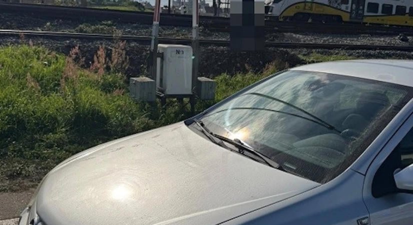 Sorompó alá parkolt egy autós, meglepő magyarázatot adott a rendőröknek