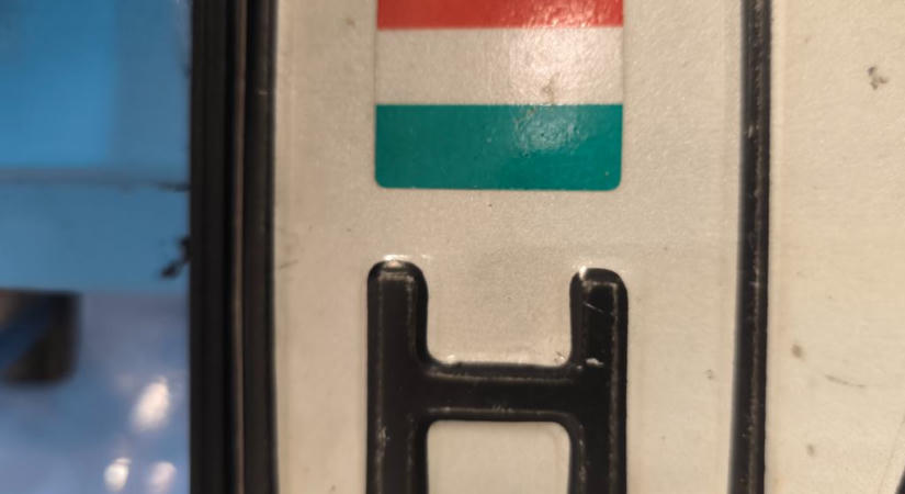 Az év magyar hirdetése: eladó a rendszám, az autó hozzá ajándék