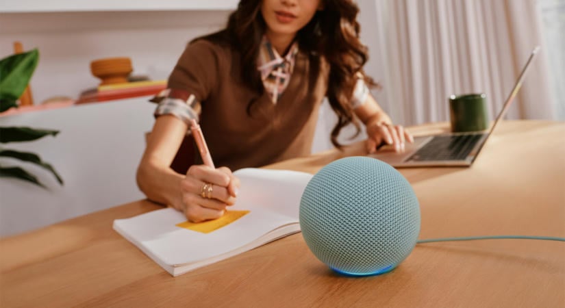 16 hüvelykes Echo Show-val és AI-kamerás hangszóróval támad az Amazon