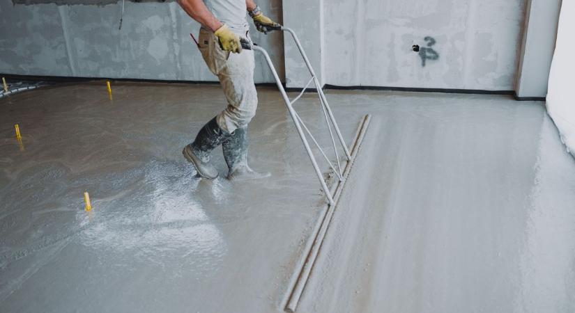 Így betonozzon nyáron, hogy ne repedjen meg a járda vagy a kocsibeálló – tuti tippek egy szakembertől