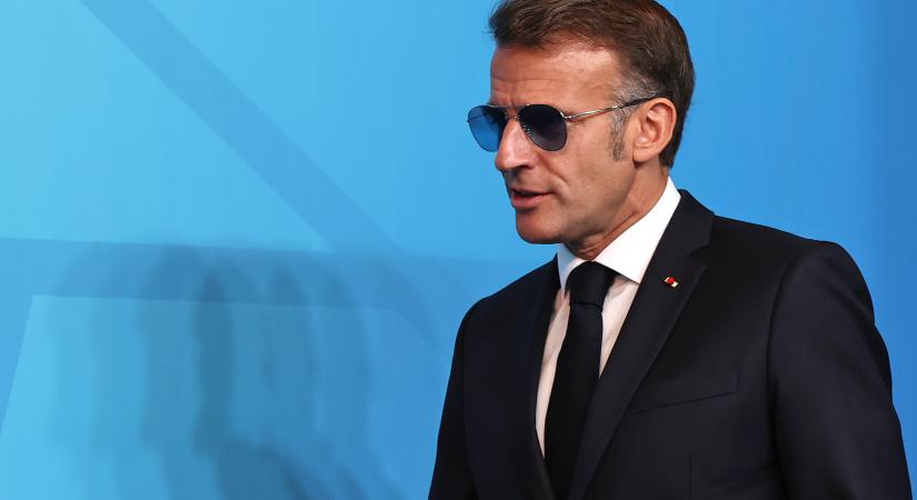 Emmanuel Macron ikonikus pilótanapszemüvege ellopta a show-t a NATO-csúcson – ezért viseli még zárt térben is