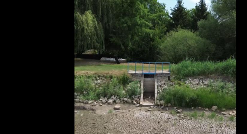 Visszatért a rémálom: négy év után ismét kiszáradt a népszerű dunántúli horgásztó  Videó