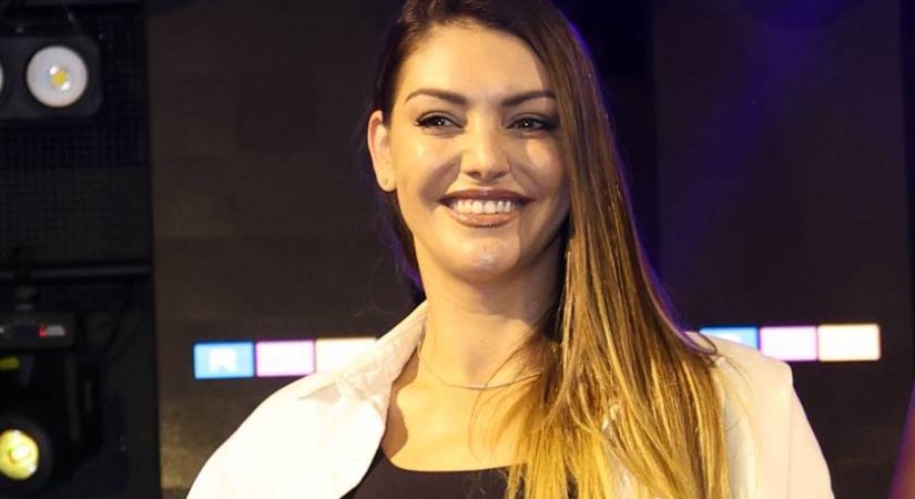 Kulcsár Edina szépséges lányai címlapon: Amara 3, Nina 6 éves