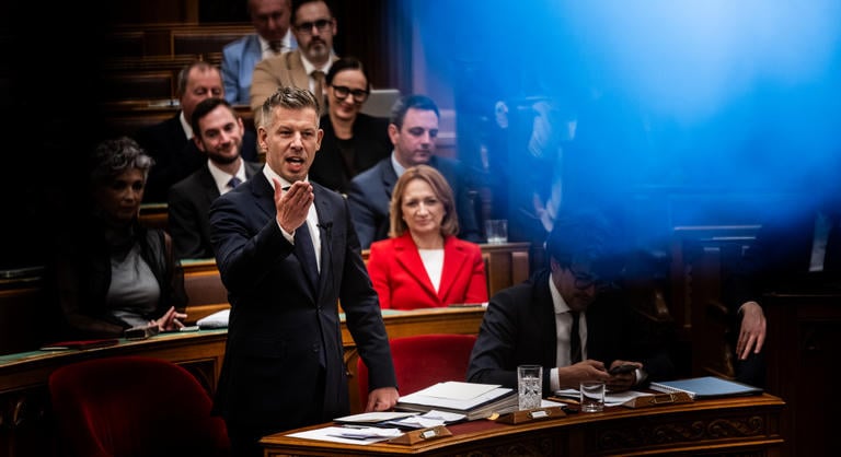 Nagy Attila Tibor: Magyar Péter beszél, beszél és beszél, de hol marad a szavak súlya?