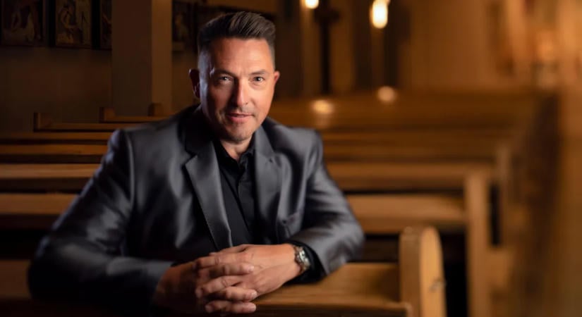 Ákos az Úrhoz fohászkodott betegen: Kérlek, legalább a beszédhangomat hagyd meg, mert különben megbolondulok