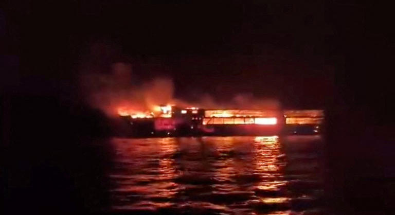 Lángba borult egy komp a Fülöp-szigeteken: többen meghaltak, 86 embert még keresnek