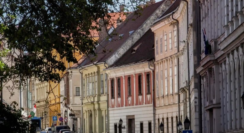 Budapesten hat kerületi polgármester jogi lépéseket helyezhet kilátásba a parkolási bevételek miatt