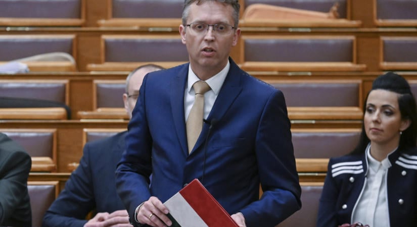 Az Orbán-kormány csak „a politikai forrásigények áttekintése után” engedélyezte, hogy Hankó Balázs elkölthesse a 10 milliárd forintos NKA-s tartalékot