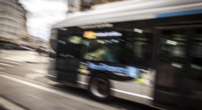 Jó hír a budapesti utasoknak: egyszerűbbé vált a jegyvásárlás a repülőtérre közlekedő buszon