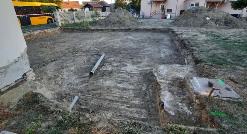 A pápoci önkéntes tűzoltók már építik új szertárukat, pályázatot nyertek hozzá