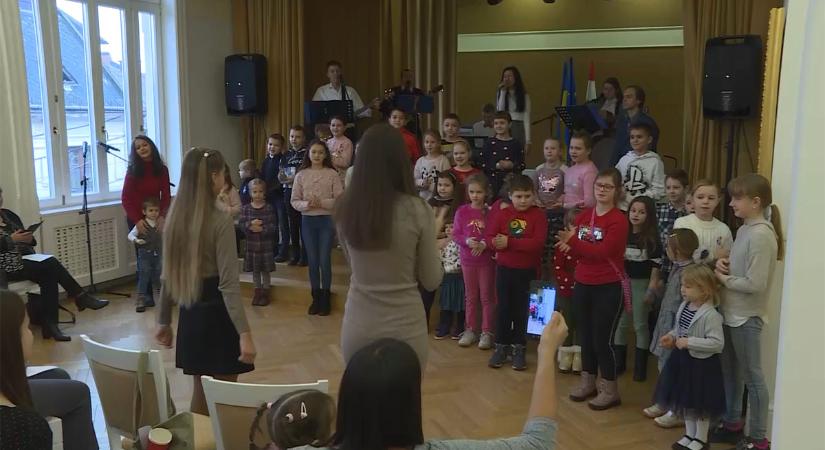 Karácsonyi ünnepség a KMNE szervezésében (videó)