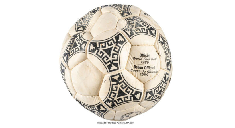 1,1 milliárdért kelt el Maradona legendás "Isten keze" labdája