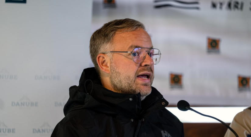 Balog Zoltán és Orbán Balázs már leadta, Habony Árpád még tartogatja a diplomata-útlevelét