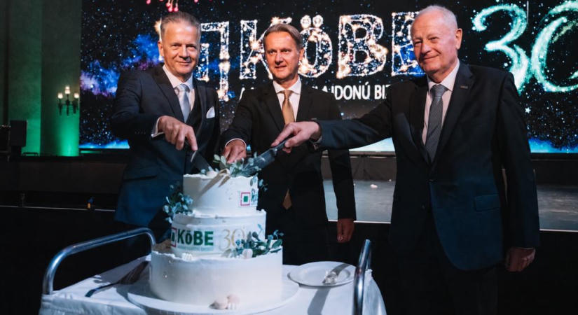 Néhány fuvarozó biztosítójától közel 300 ezer szerződésig – a KÖBE útja