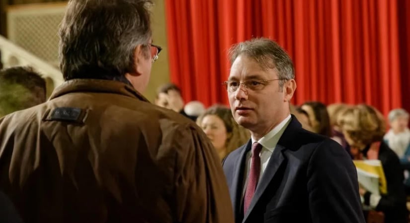 Luca Niculescu külügyi államtitkár alakíthat kormányt