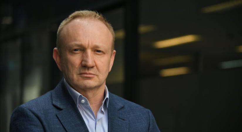 Đilas 250 ezer dináros tanári és 400 ezer dináros orvosi fizetéseket ígér