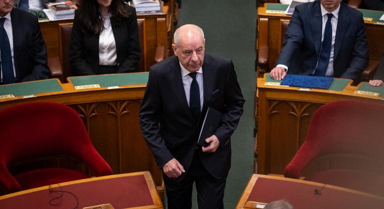 Political Capital: a kormány nyerte a köztársasági elnök elmozdításáról szóló csatát