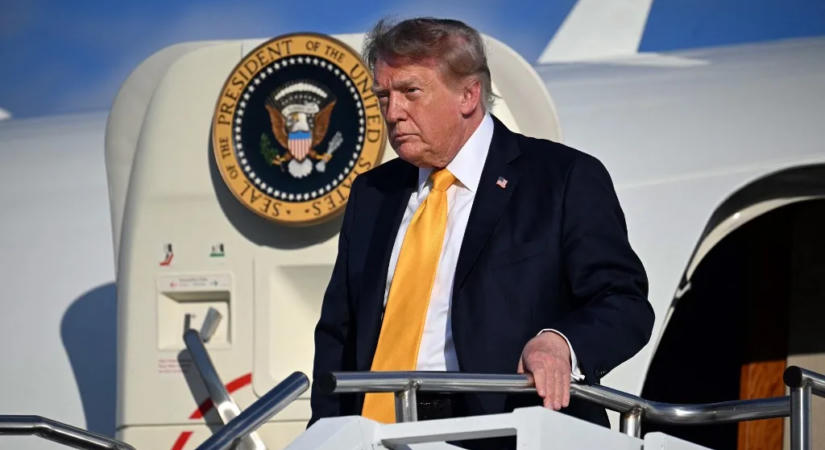 Trump bemutatta az Űrhaderő új egyenruháját