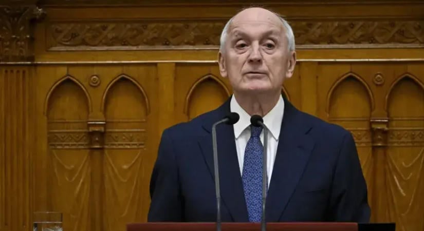 A köztársasági elnök az ügyészségről: Eszközökben nem válogató menekülés zajlik a háttérben
