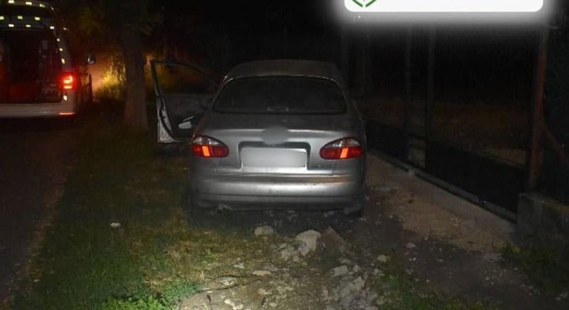Akciófilm Szolnokon – mozgó autóból ugrott ki a rendőrök elől a kristálytól bevadult sofőr