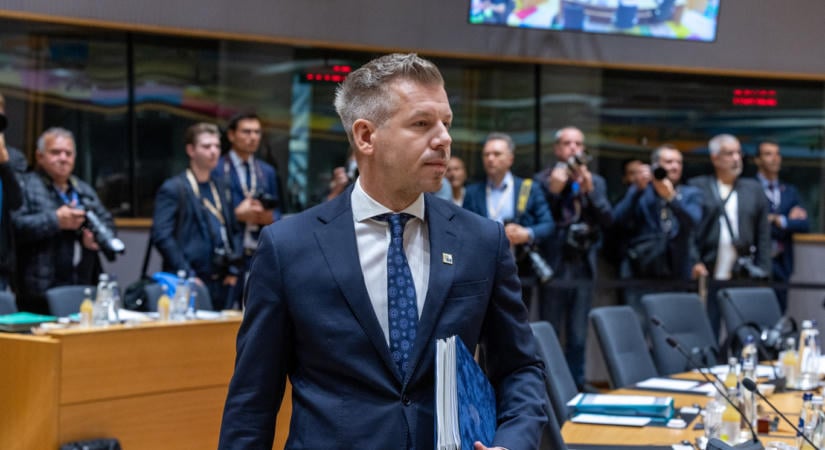 Magyar Péter a franciaországi erőszakos tüntetésekre hivatkozva védte a szigorú határvédelmet