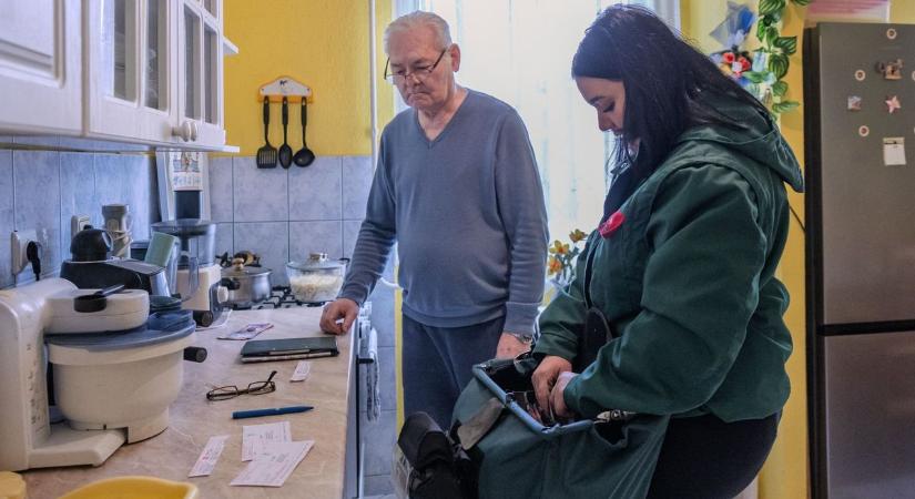 Ezt minden nyugdíjasnak tudnia kell! Fontos változás a júliusi kifizetéseknél