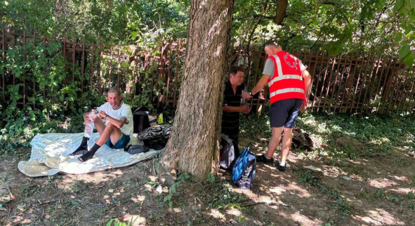 Vörös kód: a lépcsőn feküdt magatehetetlenül a férfi