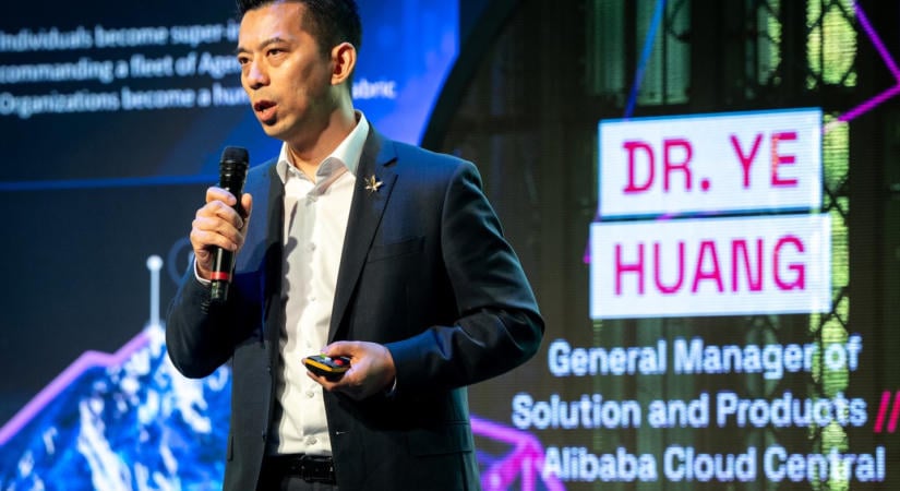 Véget ér a chatbotok kora: az Alibaba szerint az AI-nak már dolgoznia kell helyettünk