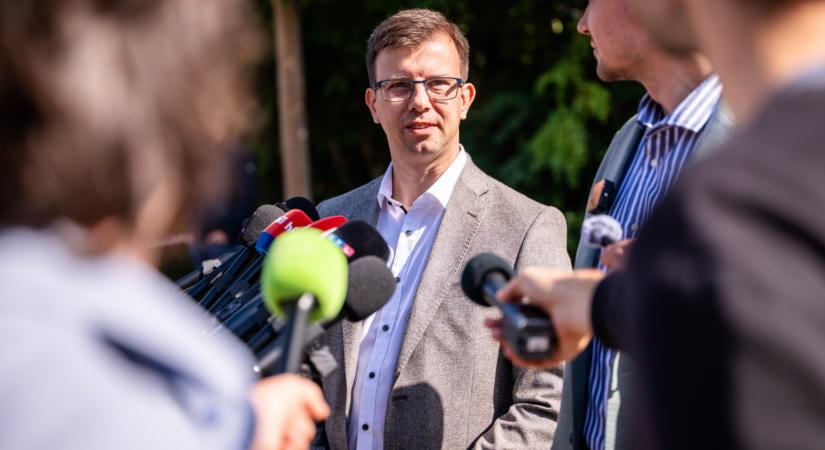 Marcipán, medve, beragadt lift és lipicai lovak – íme Bóka János kulisszatitkai