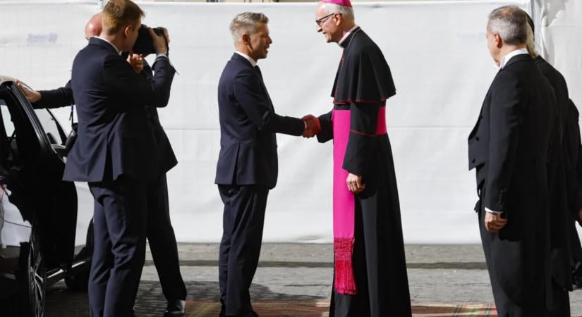 Magyar Péter miniszterelnök az apostoli palotákban tett látogatást