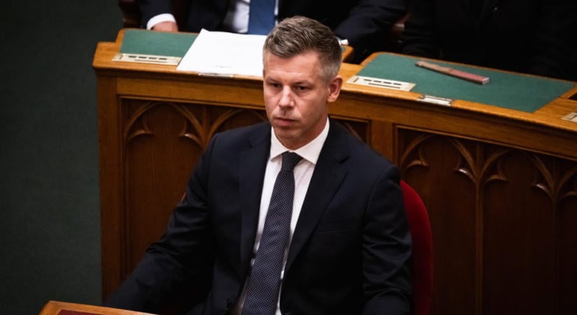 Magyar: Kapcsolják be az öveiket, hosszú leszek!