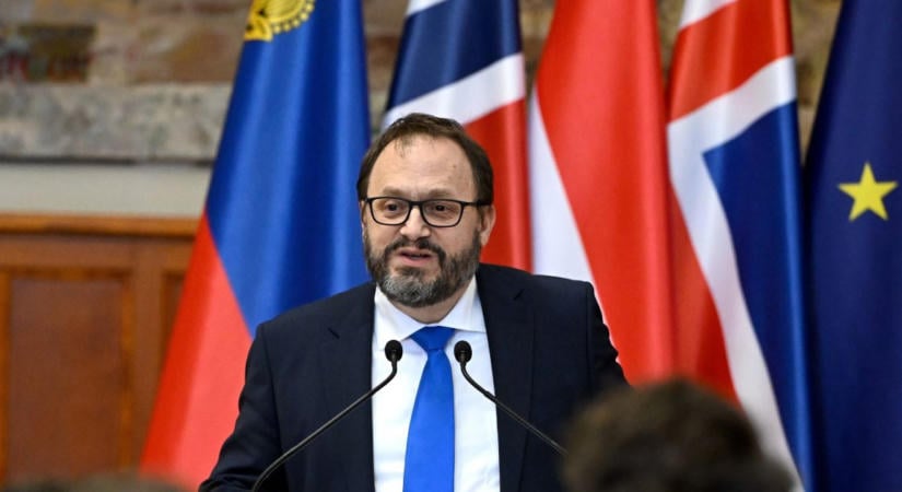 „Ezekkel az aláírásokkal 92 milliárd forint támogatás érkezik” – jelentette be Kármán András